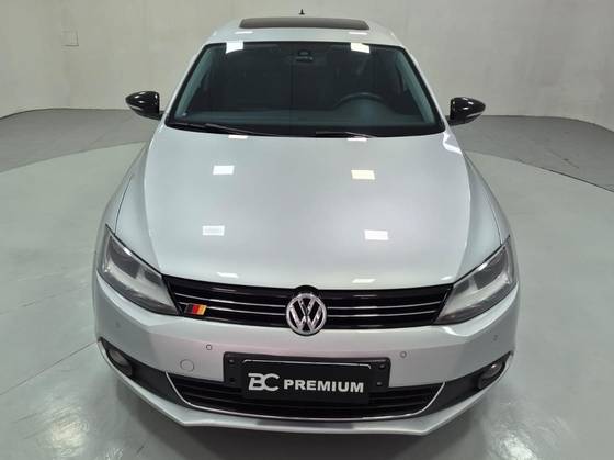 VOLKSWAGEN JETTA 2.0 TSI HIGHLINE 200CV GASOLINA 4P TIPTRONIC VOLKSWAGEN JETTA 2.0 TSI HIGHLINE 200CV GASOLINA 4P TIPTRONIC